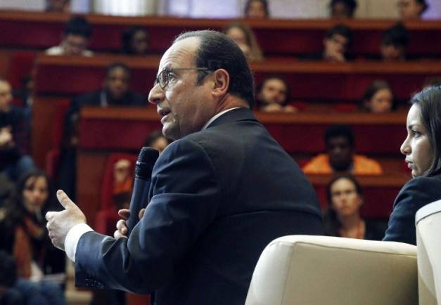 Hollande rappelé à ses promesses pour la jeunesse